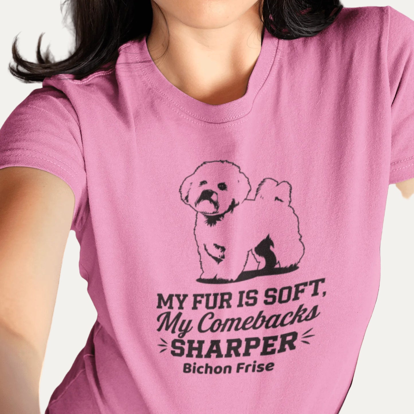 „Puha a bundám, élesebbek a hátamon a hátam” – Uniszex Bichon Frise póló (fekete dizájn)